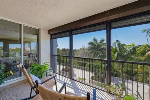 7225 Pelican Bay Blvd 305, Naples FL - photo 24 of 32