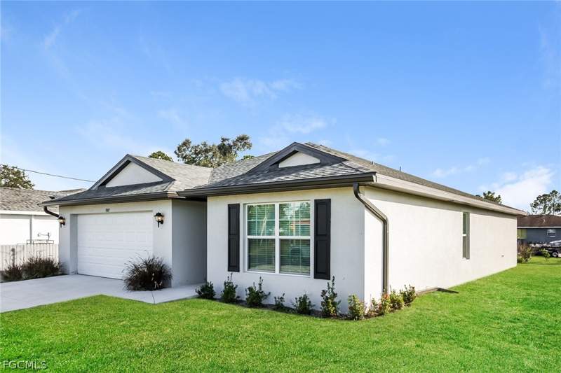 4 bedroom SingleFamilyResidence at 3807 8th St SW, Lehigh Acres, Lehigh Acres — photo 2