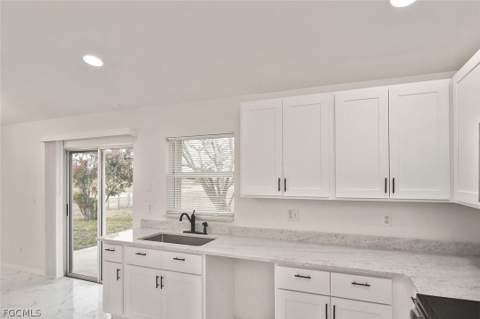 530 Peerless Cir, Lehigh Acres FL - photo 19 of 48