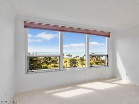 4251 Gulf Shore Blvd N 6C, Naples FL - photo 19 of 35