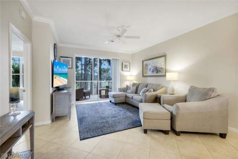 8253 Parkstone Pl 206, Naples FL - photo 16 of 36