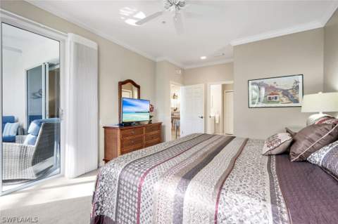 8253 Parkstone Pl 206, Naples FL - photo 18 of 36