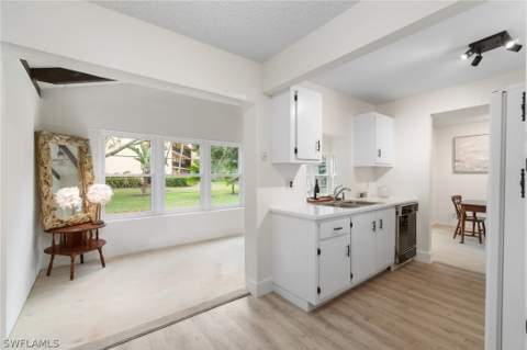 1094 Forest Lakes Dr, Naples FL - photo 15 of 43