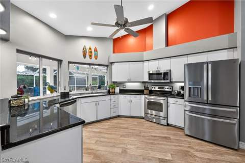 390 Saint Andrews Blvd, Naples FL - photo 13 of 42