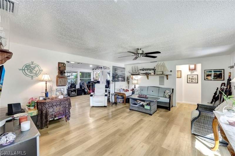 2 bedroom SingleFamilyResidence at 12315 Davis Blvd, Fort Myers Shores, Fort Myers — photo 3