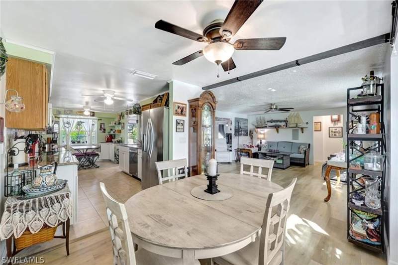 2 bedroom SingleFamilyResidence at 12315 Davis Blvd, Fort Myers Shores, Fort Myers — photo 4