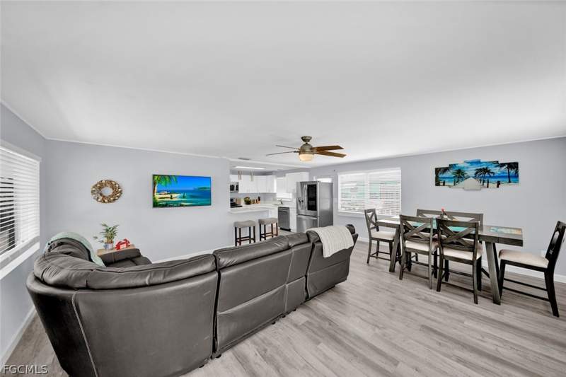 2 bedroom SingleFamilyResidence at 16890 Banyon Dr, Cottage Point Unrec, Fort Myers — photo 5