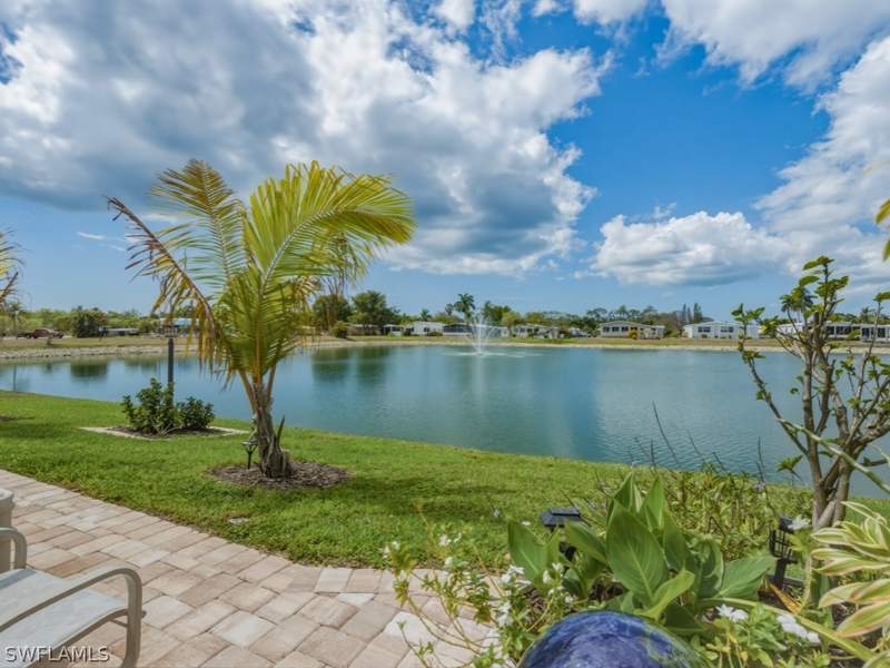 2 bedroom ManufacturedHome at 32 Covey Ln 32, Quail Roost, Naples — photo 2