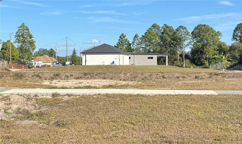 3 bedroom SingleFamilyResidence at 3015 4th St SW, Lehigh Acres, Lehigh Acres — photo 5