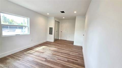 8180 Suncoast Dr, North Fort Myers FL - photo 19 of 30