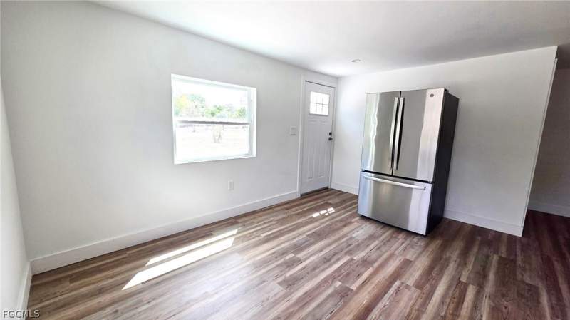 3 bedroom ManufacturedHome at 8180 Suncoast Dr, North Fort Myers, North Fort Myers — photo 5