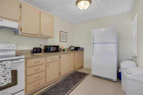 1057 Forest Lakes Dr 1208, Naples FL - photo 6 of 26
