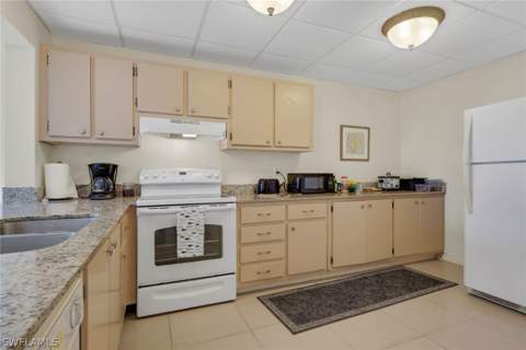 1057 Forest Lakes Dr 1208, Naples FL - photo 7 of 26