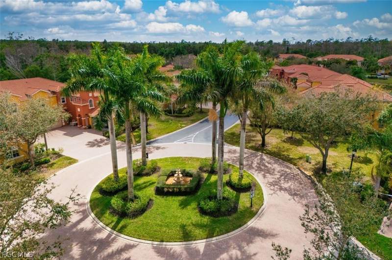 2 bedroom Condominium at 12145 Lucca St 201, Portofino, Fort Myers — photo 2