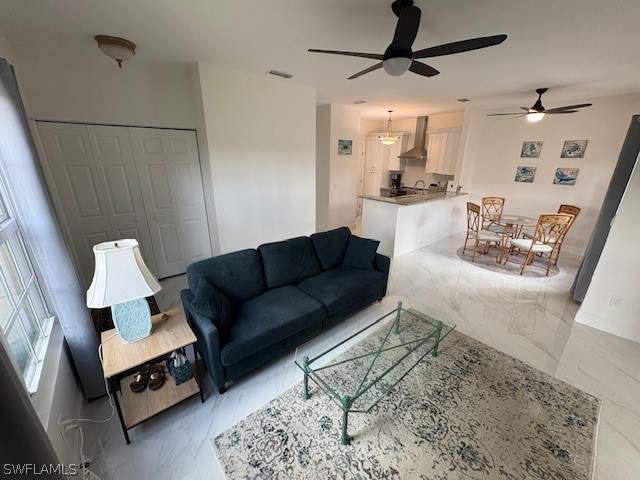 2 bedroom Townhouse at 6101 Lake Front Dr, Island Park Woods, Fort Myers — photo 3