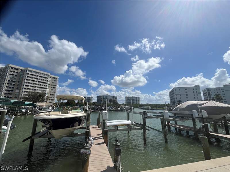 2 bedroom Condominium at 3 Bluebill Ave 207, Vanderbilt Towers, Naples — photo 2