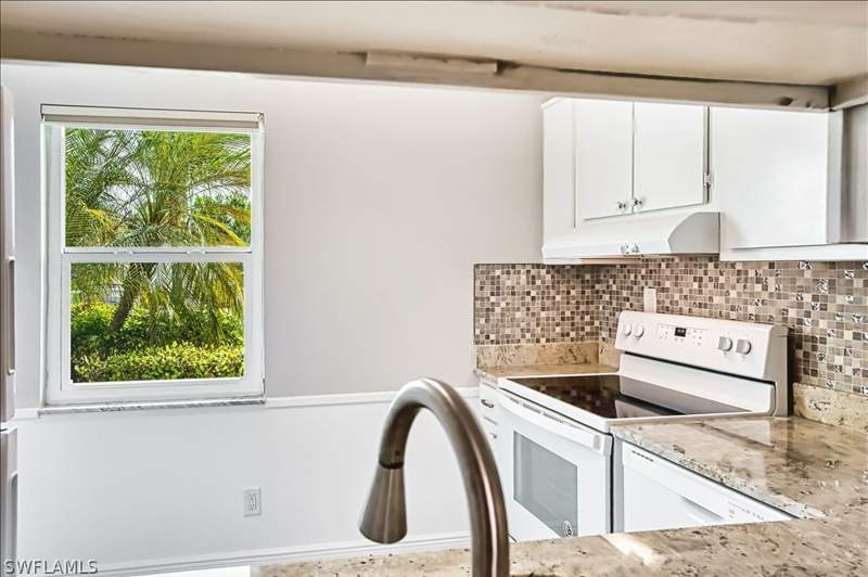 1 bedroom Condominium at 6220 Augusta Dr 107, Seven Lakes, Fort Myers — photo 4