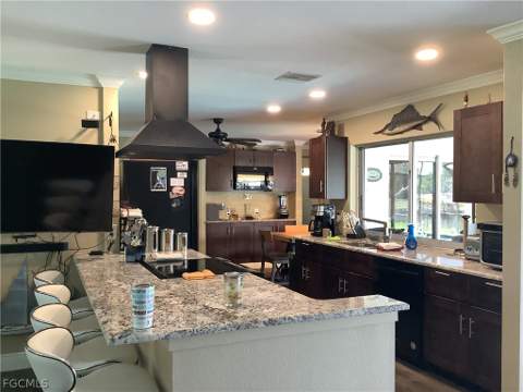 107 SE 39th St, Cape Coral FL - photo 8 of 28