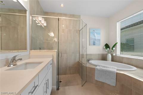 8897 Redonda Dr, Naples FL - photo 19 of 43