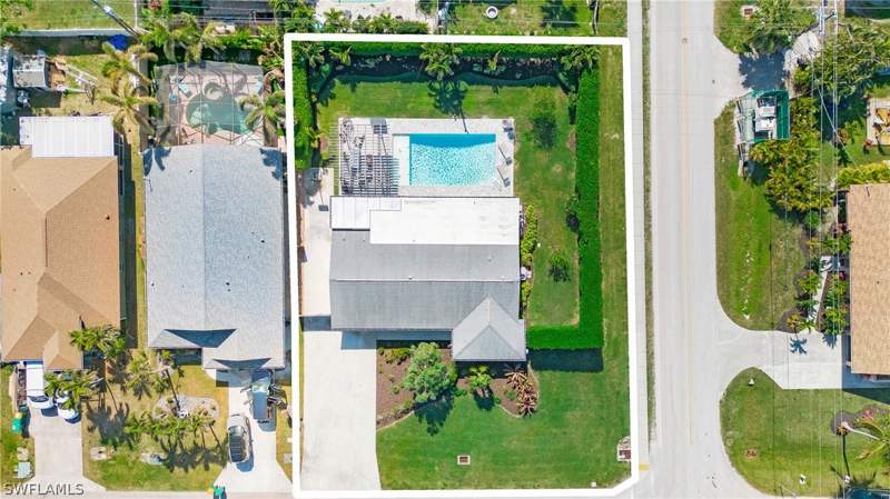 3 bedroom SingleFamilyResidence at 800 100th Ave N, Naples Park, Naples — photo 2