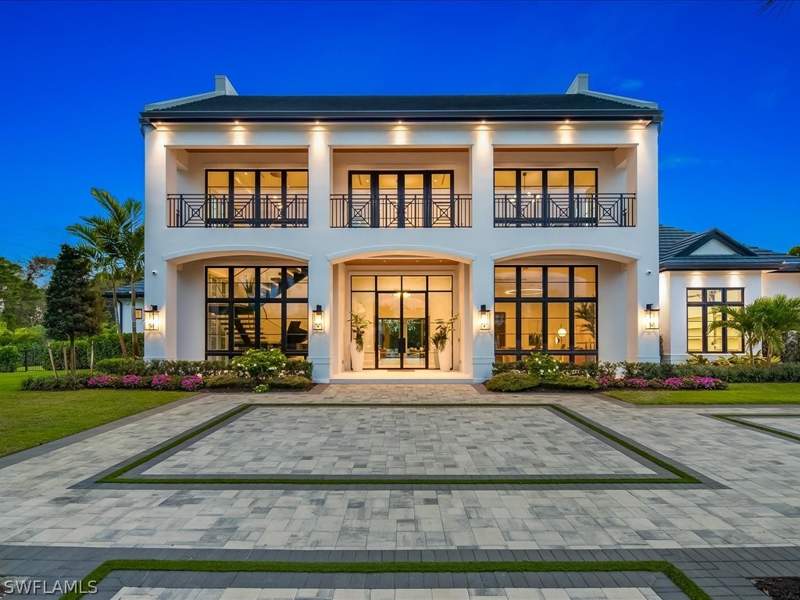 6 bedroom SingleFamilyResidence at 117 West St, Pine Ridge, Naples — photo 3