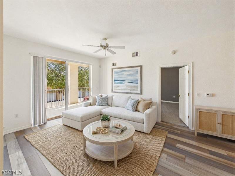 2 bedroom Condominium at 9015 Colby Dr 2012, Enclave, Fort Myers — photo 2
