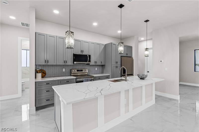3 bedroom SingleFamilyResidence at 2711 10th St W, Lehigh Acres, Lehigh Acres — photo 4