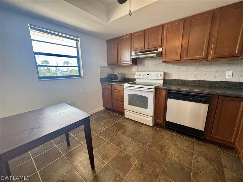 2 bedroom Condominium at 9395 Pennsylvania Ave 37, Spanish Harbor, Bonita Springs — photo 3