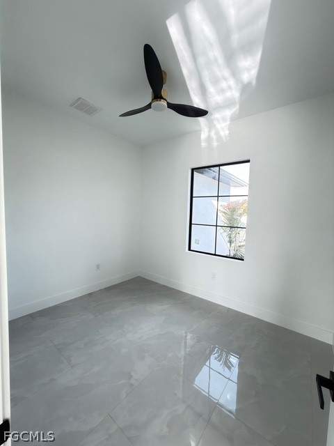 913 Glenn Ave, Lehigh Acres FL - photo 8 of 41