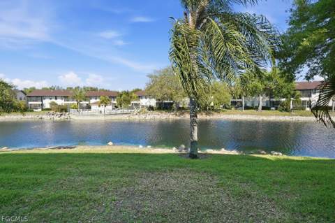 5369 Treetops Dr M102, Naples FL - photo 10 of 11