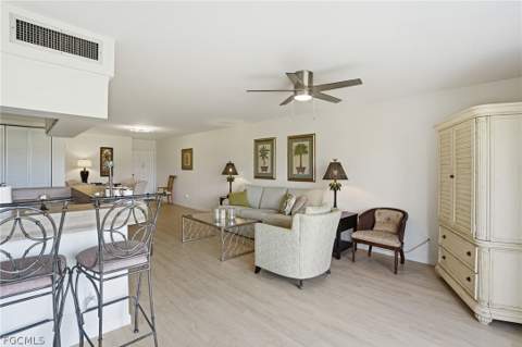 5585 Trailwinds Dr 314, Fort Myers FL - photo 12 of 42