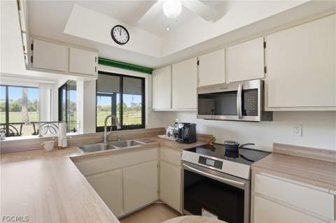 5585 Trailwinds Dr 314, Fort Myers FL - photo 15 of 42