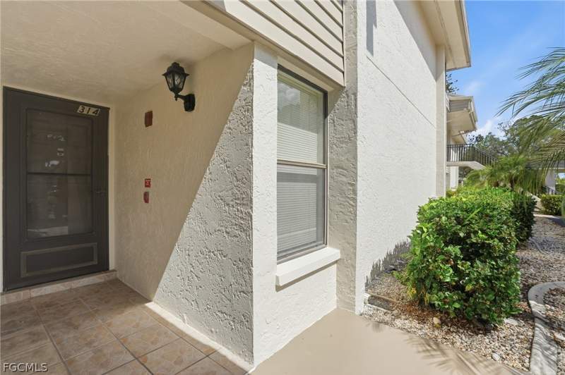 3 bedroom Condominium at 5585 Trailwinds Dr 314, Baltusrol Village, Fort Myers — photo 4