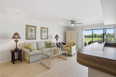 5585 Trailwinds Dr 314, Fort Myers FL - photo 6 of 42