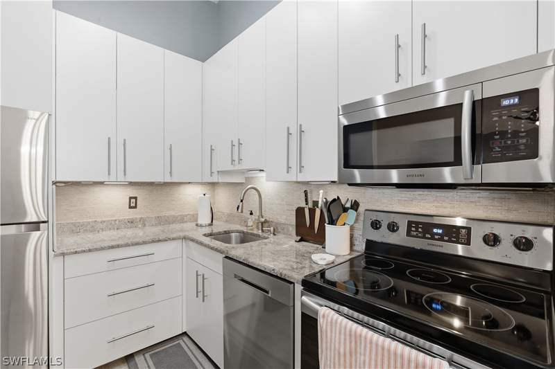 3 bedroom Condominium at 14861 Summerlin Woods Dr 6, Summerlin Woods, Fort Myers — photo 2