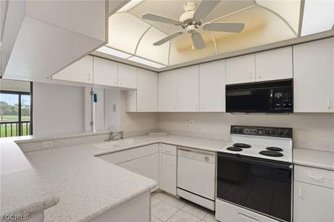 5785 Trailwinds Dr 222, Fort Myers FL - photo 8 of 44