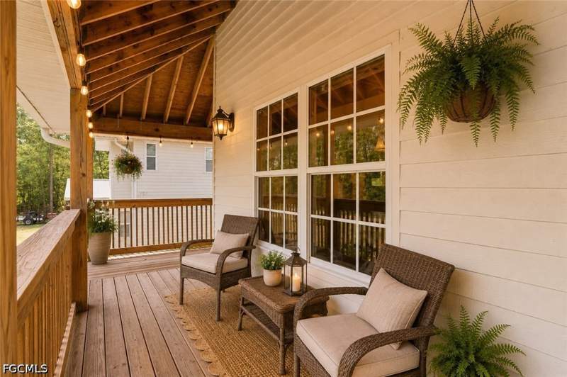 2 bedroom SingleFamilyResidence at 20325 Idlewood Rd, North Fort Myers, North Fort Myers — photo 2
