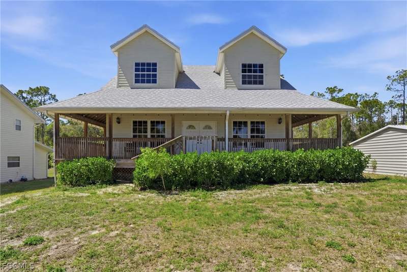 2 bedroom SingleFamilyResidence at 20325 Idlewood Rd, North Fort Myers, North Fort Myers — photo 3