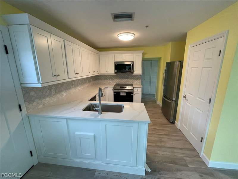 3 bedroom SingleFamilyResidence at 235 Miramar St, Miramar, Fort Myers Beach — photo 4