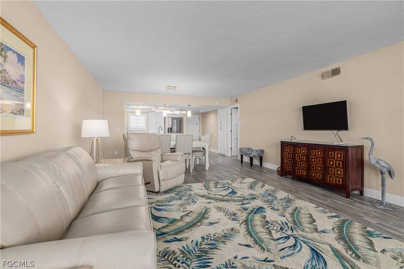2 bedroom Condominium at 15031 Punta Rassa Rd 105, Punta Rassa, Fort Myers — photo 5