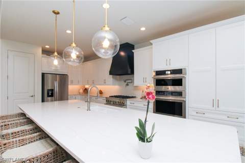 9241 Cayman Dr, Naples FL - photo 10 of 49