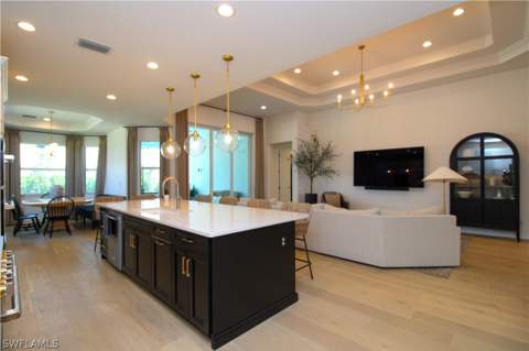 9241 Cayman Dr, Naples FL - photo 9 of 49