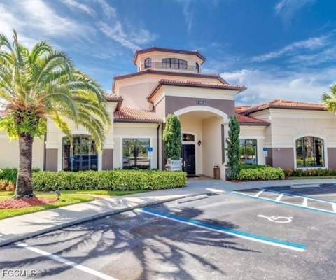 13000 Positano Cir 305, Naples FL - photo 15 of 17