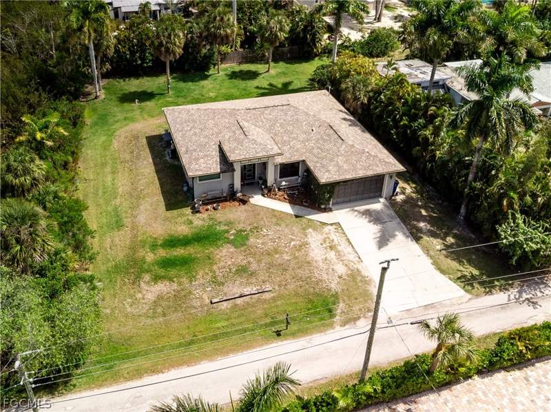 3 bedroom SingleFamilyResidence at 14661 Martin Dr, Deep Lagoon Estates, Fort Myers — photo 5
