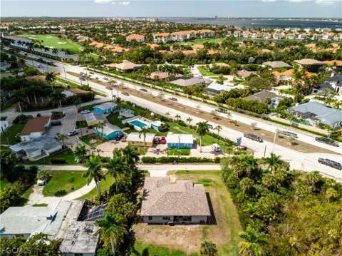 14661 Martin Dr, Fort Myers FL - photo 8 of 33