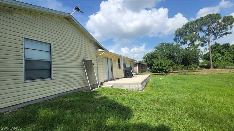 3 bedroom SingleFamilyResidence at 3711 10th St SW, Lehigh Acres, Lehigh Acres — photo 4