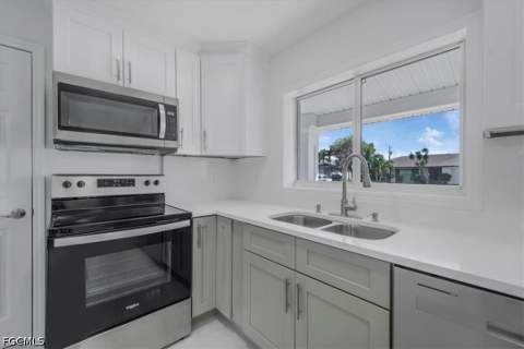 105 SE 45th Ter, Cape Coral FL - photo 10 of 41