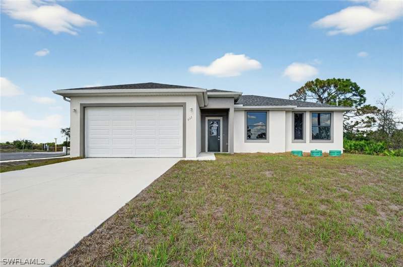 3 bedroom SingleFamilyResidence at 633 Cane St E, Lehigh Acres, Lehigh Acres — photo 2