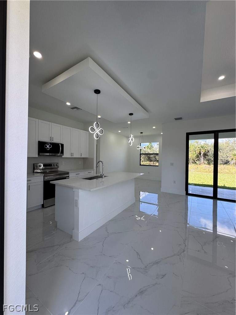 3 bedroom SingleFamilyResidence at 724 Kari Cir, Lehigh Acres, Lehigh Acres — photo 4