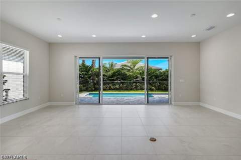 2741 Durham Cir, Naples FL - photo 9 of 27